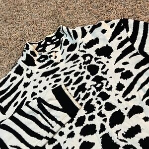 Renüar Black White Animal‎ Print Mock Neck Sweater Women's Size L